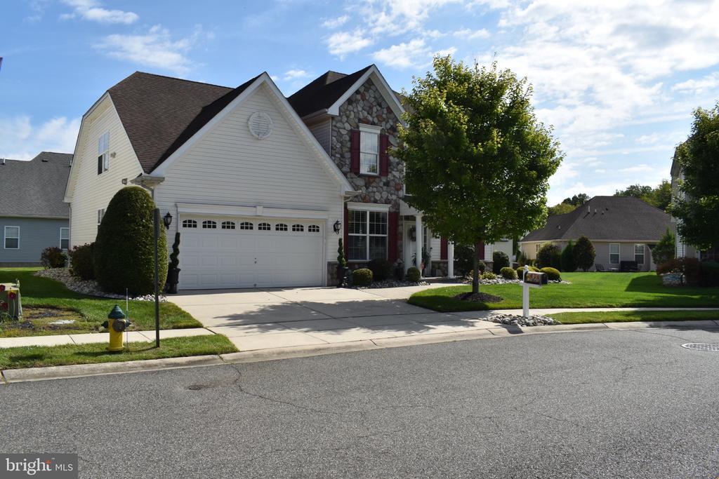 Foto del edificio - 904 Sweet Briar Cir