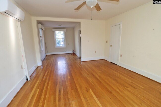 Building Photo - 1600 Maple St