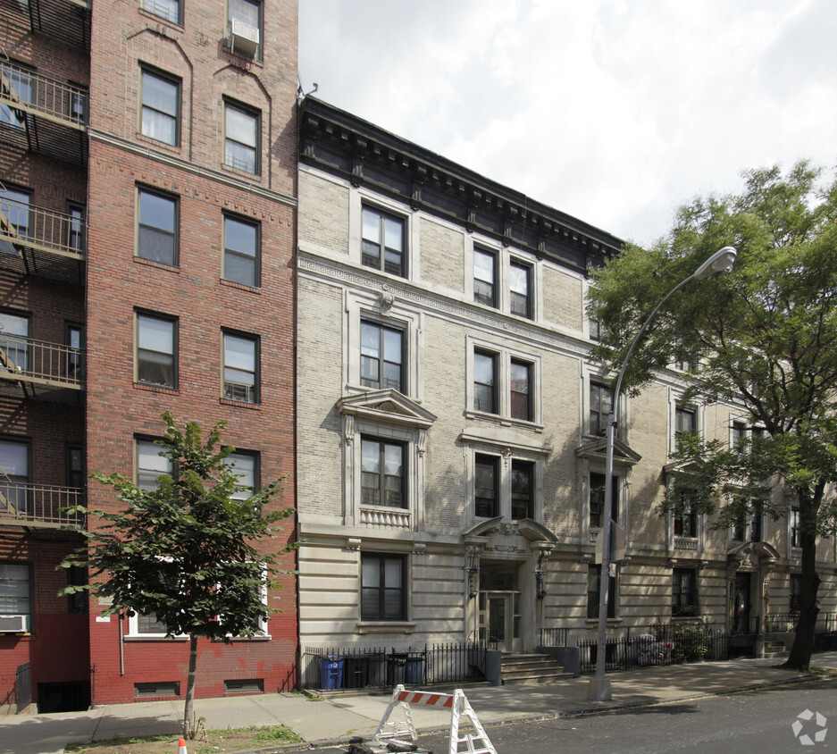 Primary Photo - 239 New York Ave