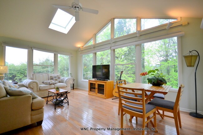 Foto del edificio - 34 Leisure Mountain Rd