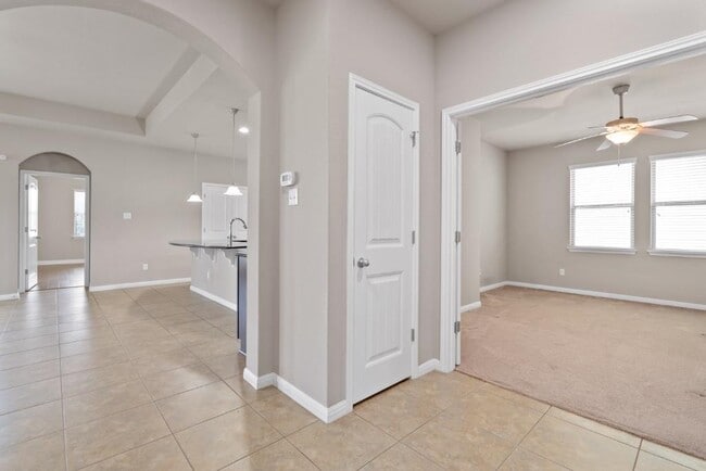 Building Photo - 1571 Kirby