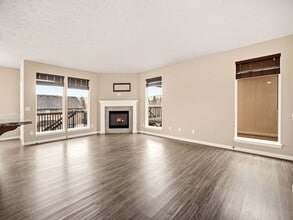 Building Photo - 3213 S Dearborn Ln