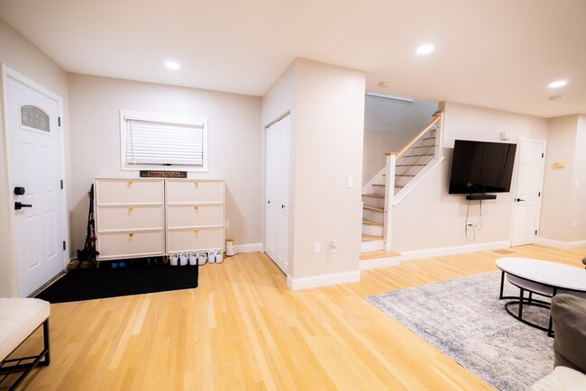 Building Photo - 2 Turning Mill Ln