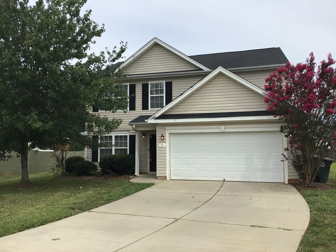 Primary Photo - 2 Glenrose Court