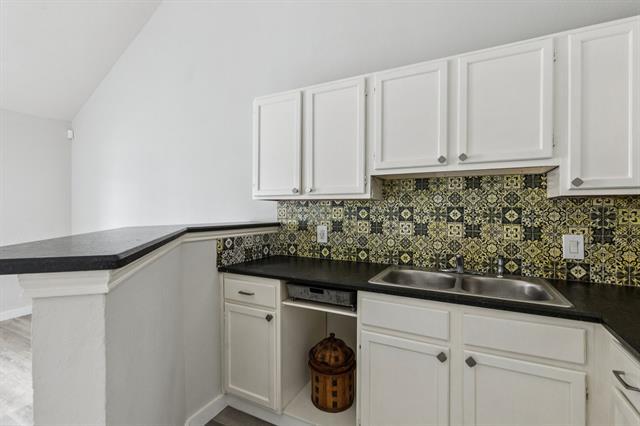 Foto del edificio - 6108 Abrams Rd