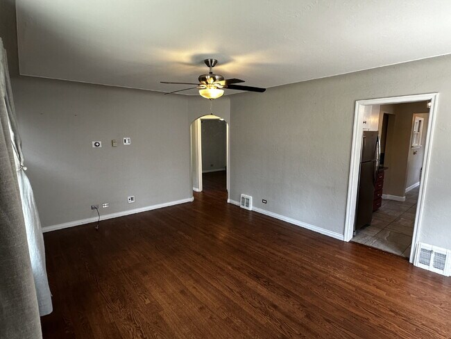Building Photo - Charming 3-Bed Retreat with Finished Basement an Hardwood Floors!