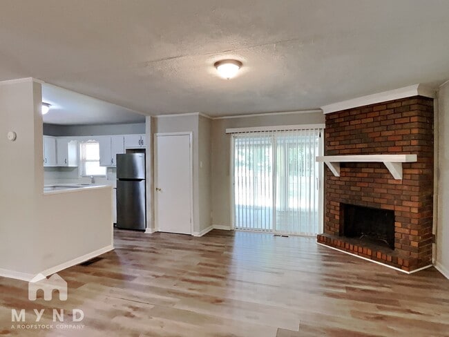 Foto del edificio - 2102 Red Berry Ln SW