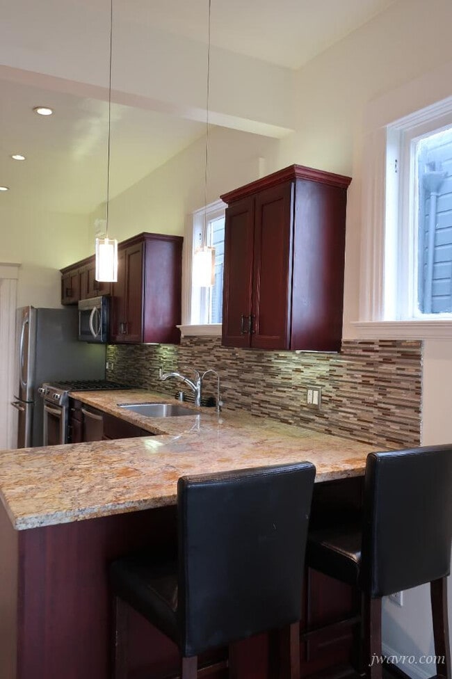 Foto del edificio - 445 Hoffman Ave