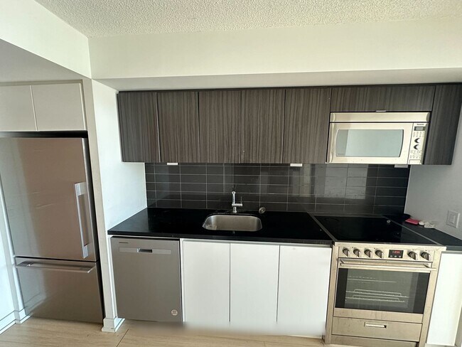 Photo du bâtiment - 85-1285 Queens Wharf Rd