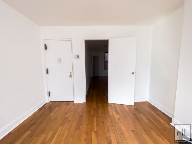 Building Photo - Classic Bushwick Floor-through 2-Bed 1-Bed / Maria Hernandez Park