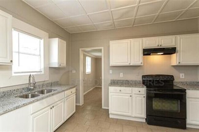 Foto del edificio - Spacious 3-Bed, 2-Bath in Pleasant Grove