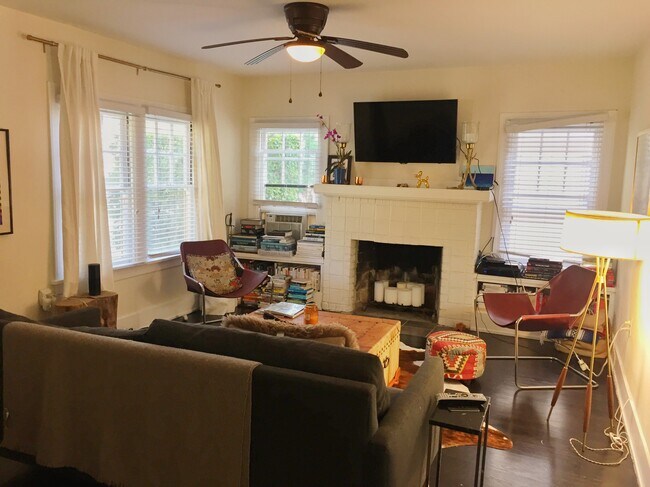 Sala de estar - 849 N West Knoll Dr