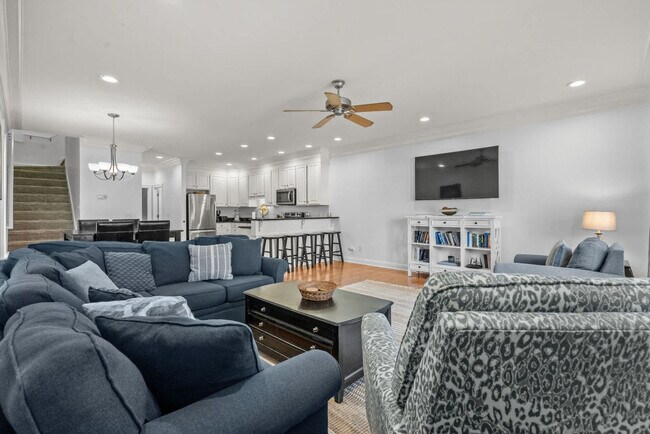 Building Photo - 115a 7th Ave S