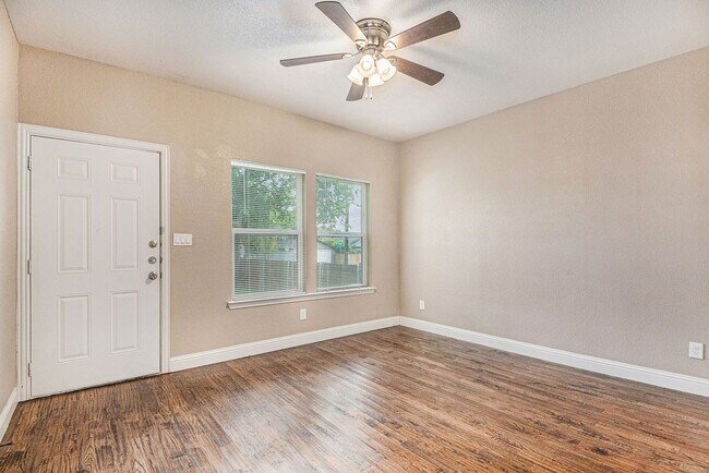 Building Photo - 1200Lowe