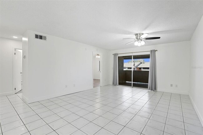 Building Photo - 6118 Curry Ford Rd