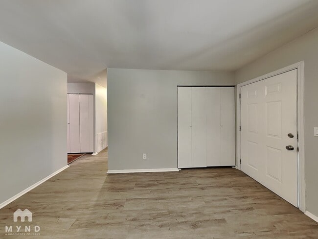 Building Photo - 4484 Bonnie Glen Ct