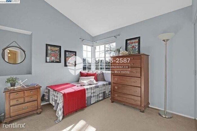 Building Photo - 3 br, 2.5 bath House - 5320 Starflower Way -