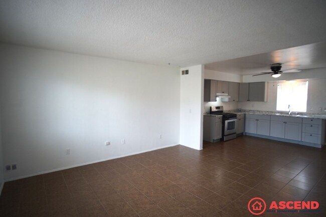 Foto del edificio - 117 Hughes Ave