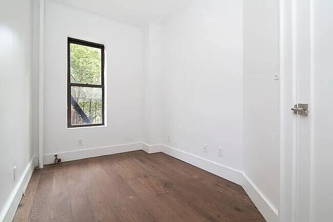 Building Photo - 207 Madison Street