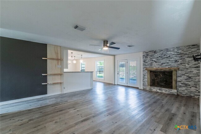 Foto del edificio - 4013 Valley View Dr