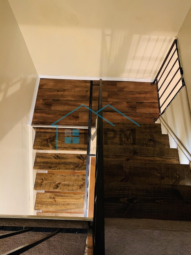 Building Photo - 24 Briarwood Cir