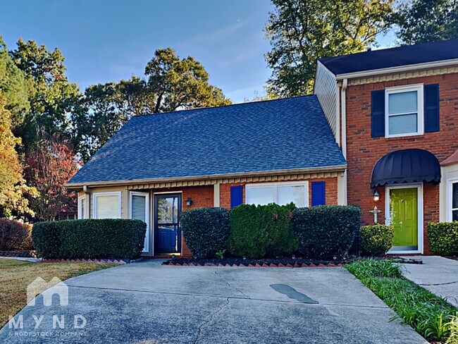 Building Photo - 1140 Magnolia Way SE
