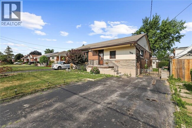 Building Photo - 368 Upper Kenilworth Ave