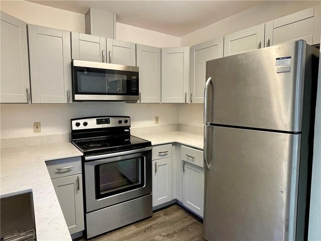 Building Photo - 2305 Darnell Dr
