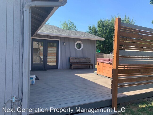 Building Photo - 3 br, 2 bath House - 340 Timothy St.