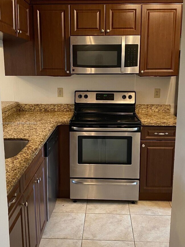 Foto del edificio - 22104 Glenmoor Dr