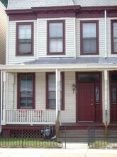 Building Photo - 18 S Robinson St