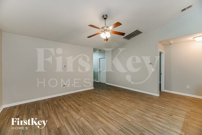 Foto del edificio - 215 Coosawatchie St