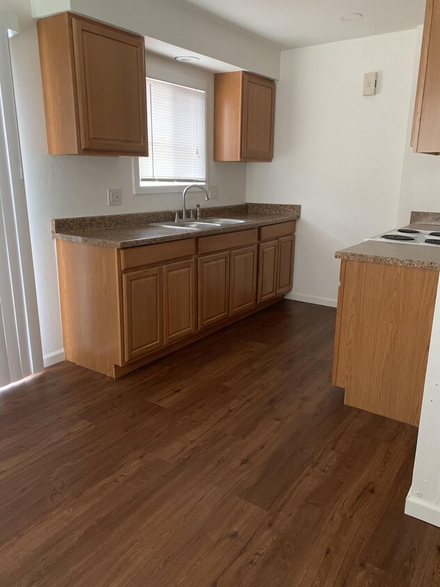 Primary Photo - 307 Goya Dr