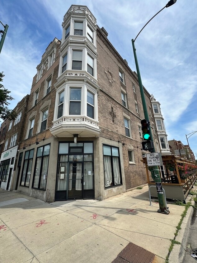 Primary Photo - 2750 W Augusta Blvd