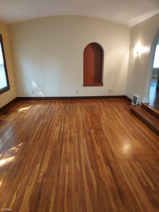Building Photo - 2 br, 1 bath House - 5315 N Broadway St