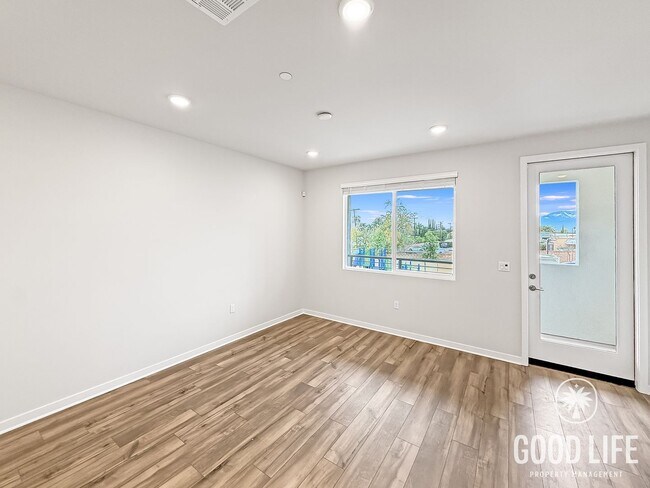 Foto del edificio - Beautiful New 3B/3BA Gated Community Townhome in Riverside for Lease!