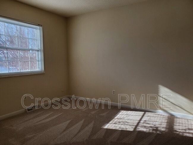 Building Photo - 1105 1st St