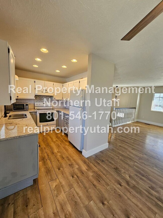 Building Photo - 5035 S 4275 W