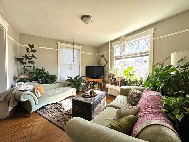 Foto del edificio - 2107-2107 E 5th St