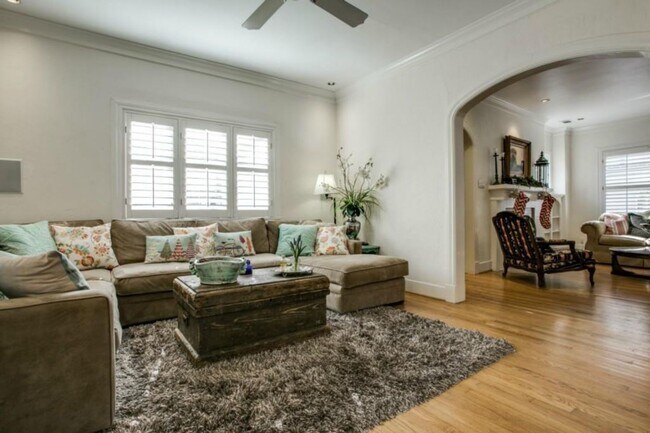 Foto del edificio - Gorgeous Home in the desirable "M Streets" Neighborhood