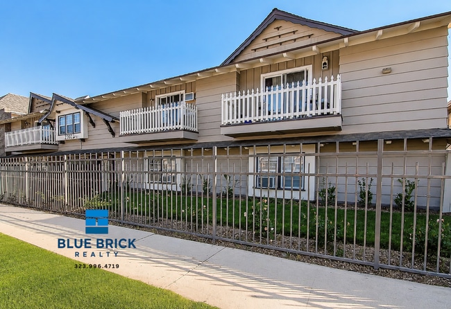 Building Photo - 20326 Saticoy St