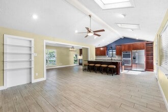 Building Photo - 3010 Westerland Dr