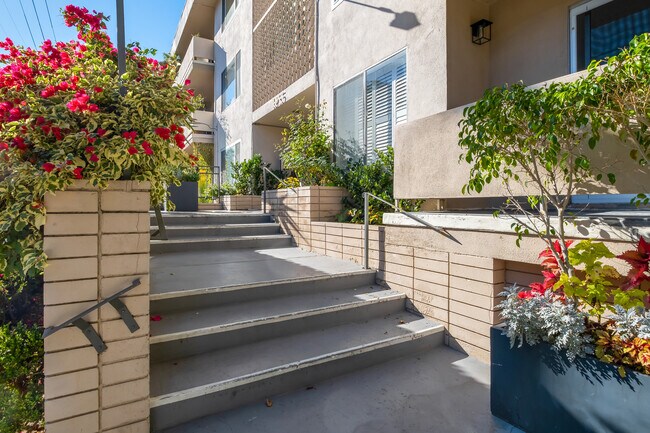 Entranceway - 1955 Tamarind Ave
