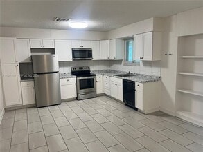 Building Photo - 2300 SW 44th St