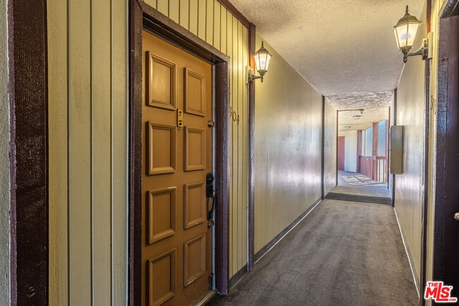 Foto del edificio - 5870 Benner St