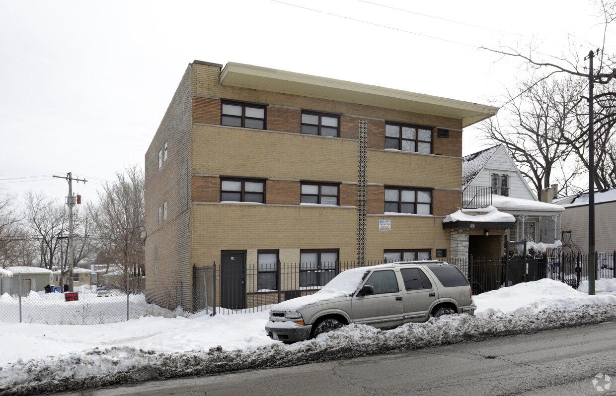 Building Photo - 8149 S Exchange Ave