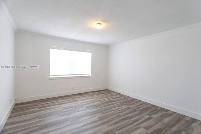 Foto del edificio - 11005 SW 1st St