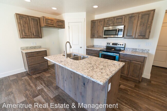 Foto del edificio - 3 br, 2.5 bath House - 569 S 340 W