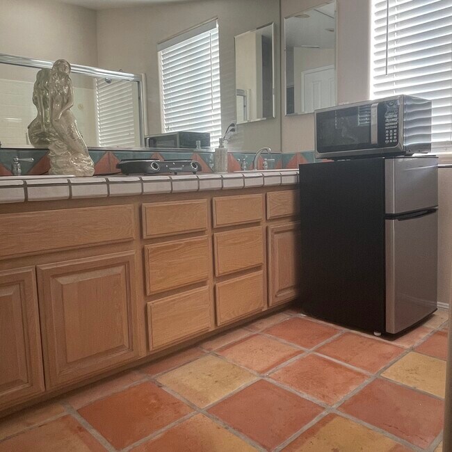 Foto del edificio - 14277 Harvey Ln