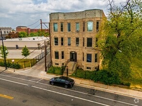 Building Photo - 317 S Homan Ave
